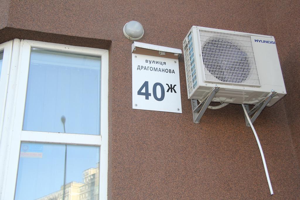 Solo Apartment Dragomanova Kiev Extérieur photo